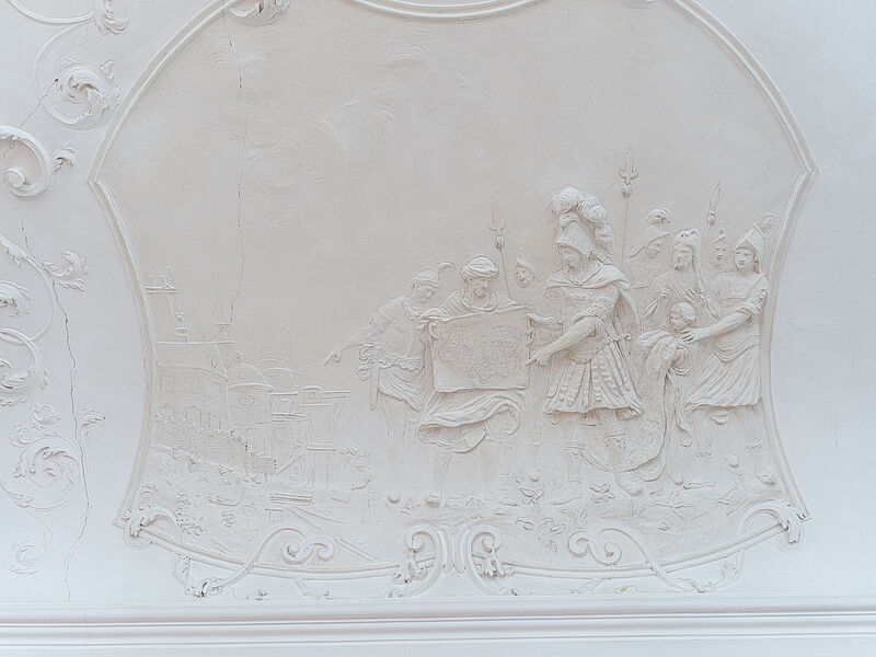© Residenz zu Salzburg, Prunkräume, Foto: Stürzenbaum Stuckmedaillon - Gründung der Stadt Bucephalia