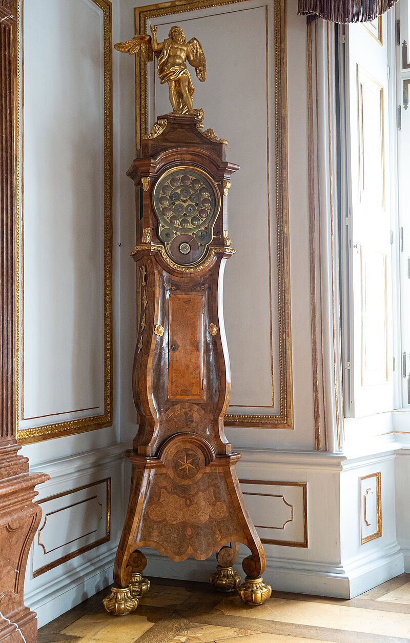 © Residenz zu Salzburg, Prunkräume, Foto: Stürzenbaum Standuhr Audienzsaal