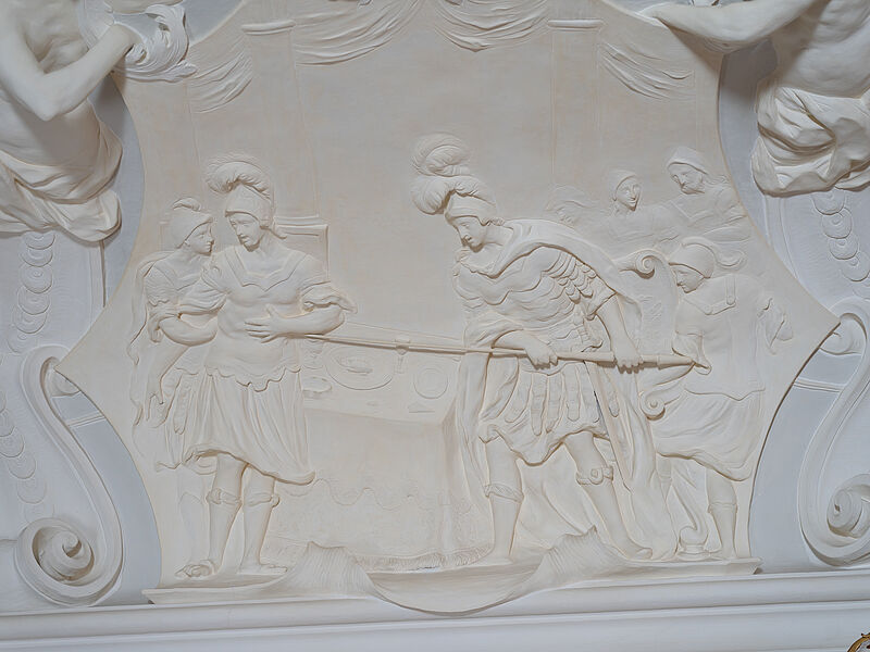© Residenz zu Salzburg, Prunkräume, Foto: Stürzenbaum Stuckmedaillon - Der Mord an Kleitos